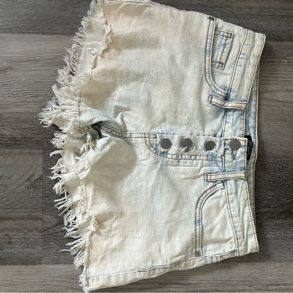 Frayed Hem Denim Shorts